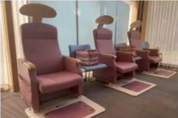 １階　ヘルストロン（電位治療器）