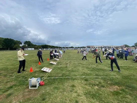 令和8年度高齢者クラブ連合会会長杯スポーツ大会の輪投げの様子